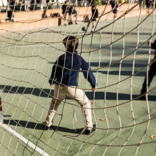 La propuesta sobre el fútbol en los colegios de Podemos Ibiza: sustituir los campos porque «las niñas quedan relegadas»