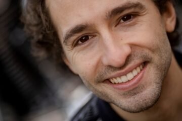 Álvaro Rivas García: “Mi padre se quedó viudo, parado y conmigo recién nacido, eso no es la vida cañón”