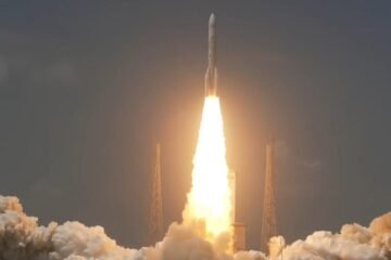 Jeff Bezos rompe el monopolio espacial de Musk en la carrera del millón de satélites con el despliegue de Leo