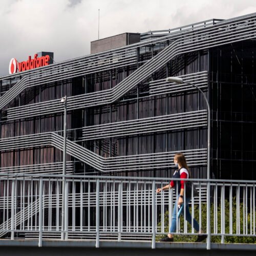 Vodafone España entra también en el cotizado mercado de las eSims para viajes