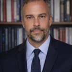 Pierre Pahlavi, analista de seguridad: «El objetivo estratégico de Irán no es la victoria absoluta, sino la supervivencia»