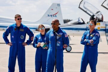 Los astronautas de la Artemis 2 llegan a la base de su lanzamiento a la Luna: “Si queremos ir lejos, tenemos que hacerlo juntos”