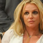 Britney Spears reaparece con su hijo mayor en un yate después de haber sido detenida por conducir ebria