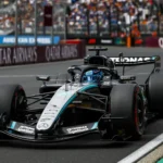 Catástrofe para Alonso y Sainz, fuera en la Q1 de Australia; Mercedes domina con puño de hierro y Verstappen acaba en el muro