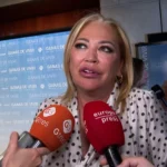 Miguel Marcos da un paso al frente y acude a un ‘photocall’ junto a Belén Esteban: «Ya tanto escondite, no, es mi marido»