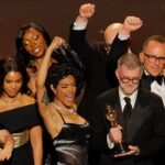 ‘Una batalla tras otra’ gana el duelo de los Oscar con seis premios en una gala ajena a la política y a la guerra