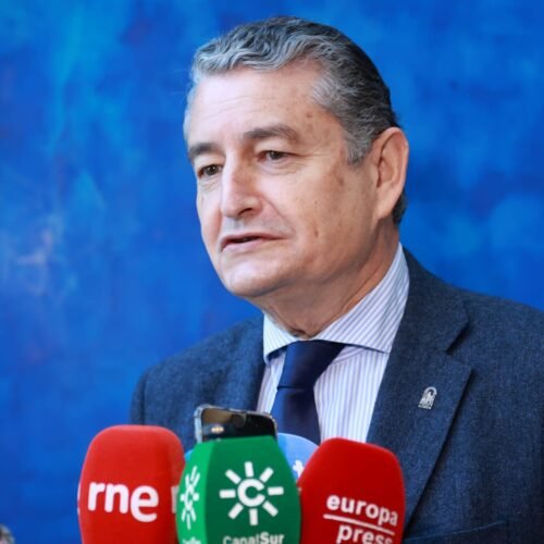 La Junta insiste en culpar de la crisis de los cribados a los profesionales y las afectadas señalan a Moreno: “Sigue mintiendo”