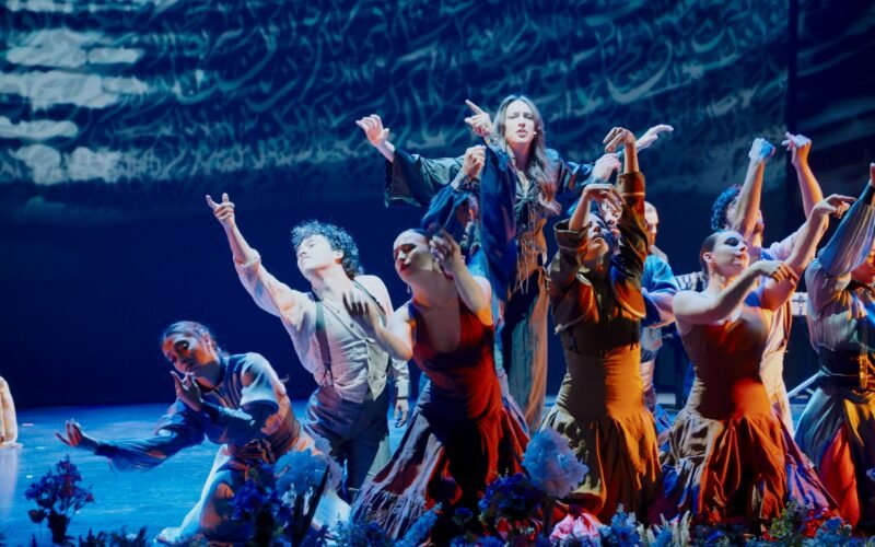 ‘Algarabía’:  un intento de diálogo cultural que acaba en monólogo con acotaciones