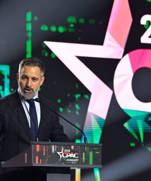 Vox defiende el pago a los asesores de Abascal tras conocerse que facturaron casi 1,3 millones en un año