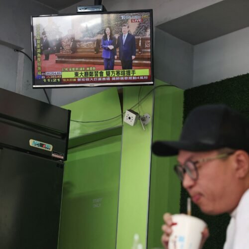 Histórica reunión en Pekín entre Xi Jinping y la líder de la oposición de Taiwan