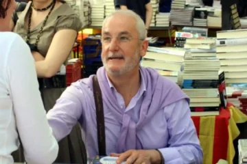 Frotar el cabello con orina para la caspa o una bolsa en los glúteos para el estreñimiento: algunos remedios caseros de Txumari Alfaro