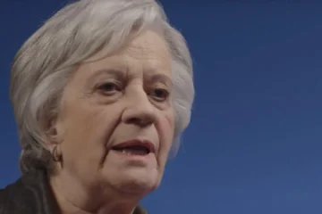 Victoria Camps, filósofa: «Buscamos la píldora de la felicidad, pero no existe; es una búsqueda que dura toda la vida»