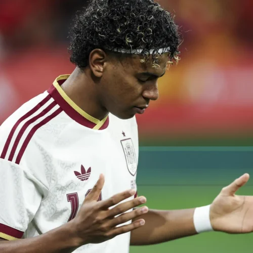 España se une contra el racismo y Egipto ‘salva’ a la RFEF tras los cánticos en Cornellá: «No afectarán a una sólida relación»