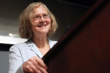 Elizabeth Blackburn, Nobel de Medicina: «Tenemos más control sobre nuestro propio envejecimiento de lo que nos damos cuenta»