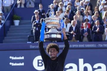 Arthur Fils conquista el Conde de Godó tras vencer sin sudar a Andrey Rublev en la final