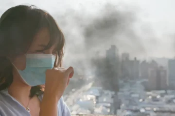 La contaminación del aire aumenta el riesgo de varios tipos de cáncer y de morir a causa de alguno de ellos