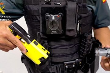 Un disparo de pistola eléctrica cada 57 horas