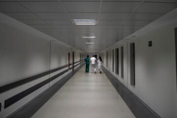 El grave delito de revelación de secretos banalizado por algunos sanitarios: “Han entrado 733 veces en mi historia clínica”