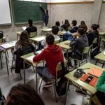 El primer protocolo nacional contra el acoso escolar prevé un registro de casos y perseguir los ‘deepfakes’ y otros abusos con IA