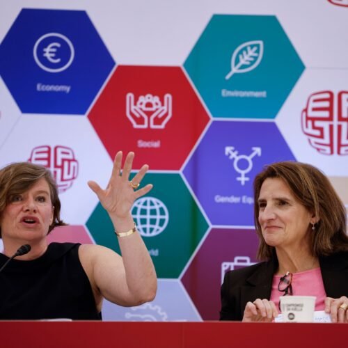 La cumbre progresista busca recetas contra el populismo: poner coto al negocio con los servicios públicos e impuestos a los ultrarricos