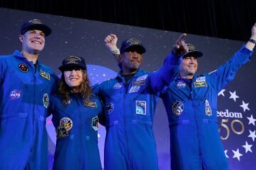 Los astronautas del Artemis 2 hablan tras reunirse con su familias en Houston: “Es lo más especial que pasará jamás en mi vida”