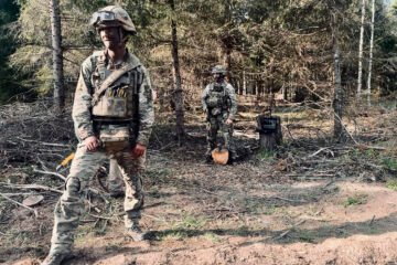 El zumbido de la guerra sacude al Báltico: «Los rusos nos tiran drones desviados, pero hemos aprendido de los ucranianos»