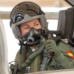 La Casa Real difunde nuevas fotos de la princesa Leonor volando en un avión de combate F5