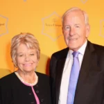 Muere a los 90 años la legendaria presentadora inglesa Judith Chalmers, que condujo el programa viajero ‘Wish you were here?’