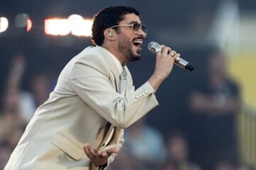 Bad Bunny incendia Barcelona con una descomunal fiesta de identidad compartida
