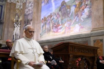 Un monje experto, un festival con Karol G y las inversiones vaticanas: así ha llegado el Papa a decir que “la IA debe ser desarmada”
