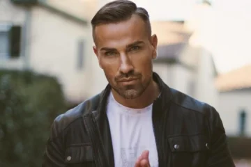 Rafa Mora confiesa cómo logró su gran fortuna: «Me pagaban 5.000 euros por quitarme la camiseta»