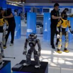China enseña a trabajar a los robots mientras crece el miedo a la gran sustitución laboral
