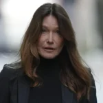 Carla Bruni promete a su hija que dejará el alcohol durante un año: «Desgraciadamente»