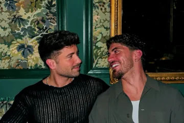 Pablo Alborán ‘confirma’ en el escenario que ha roto con su novio, Juan Sesma: «Estoy disponible»