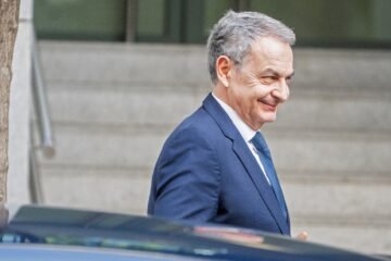El juez ordena investigar las filtraciones del caso que mantiene imputado a Zapatero