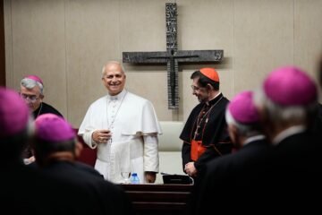 El Papa define la pederastia como una “plaga” y pide a los obispos “cambios reales de sanación”