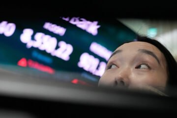 La adrenalina de ganar más de un 100% en bolsa conduce al inversor a deshacerse de sus bitcoins para sostener la ‘gran burbuja’ de la IA