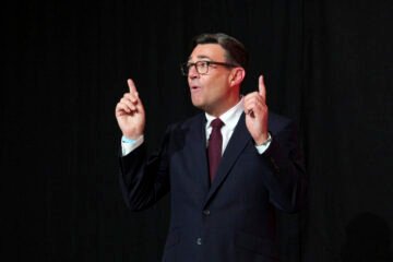 Burnham, el nuevo líder laborista, promete descentralización y más Estado, pero no ofrece ninguna política clara