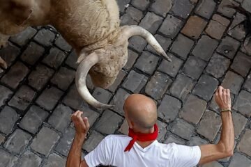 Trepidante y limpio primer encierro de San Fermín protagonizado por los nobles toros de Fuente Ymbro
