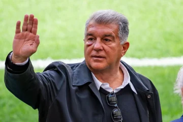 Joan Laporta recibe el alta médica tras superar una arritmia cardíaca: «A casa, gracias a todos los médicos y enfermeros»