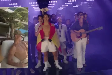 Edu Aguirre y un homenaje sin fin a Cristiano en ‘La Velada del Año VI’: vídeo del futbolista, su celebración… ¡y ropa interior de su marca!
