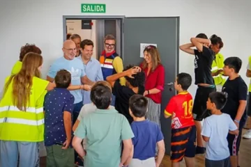 Luis de la Fuente visita a los afectados por los incendios: «Es obligación de todos ayudar en estos trágicos momentos»