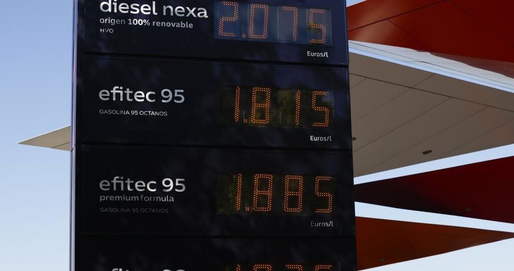 El precio de los carburantes se dispara un 20% desde que decayó la ayuda del IVA a principios de julio