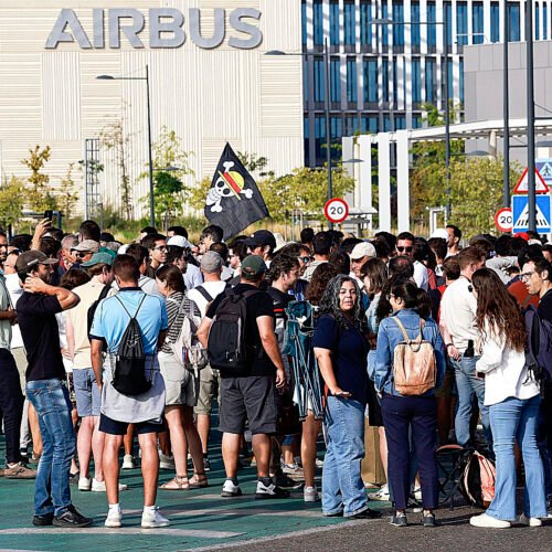 La nueva huelga en Airbus eleva la tensión sobre la producción comercial y militar del grupo a nivel global: «Los retrasos pueden afectar a la producción en Francia»