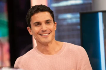 Álex González cumple 46 años enamorado de la ‘influencer’ Carlas Virgós: «Eres un regalo y mi compañero de aventuras»