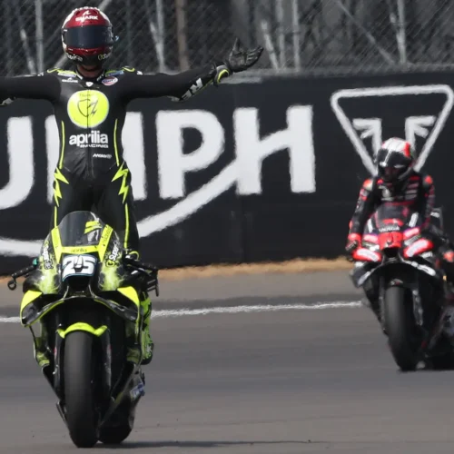 Raúl Fernández se impone en Silverstone y evita el Gran Premio perfecto de Jorge Martín: Álex Márquez roza el podio y Marc, sobrevive