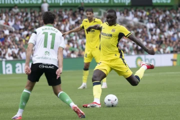 El Villarreal frena la sorpresa del Racing de Santander en su regreso a Primera 14 años después