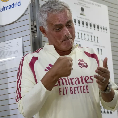 Mourinho advierte a la prensa: «El día que metan mierda…»
