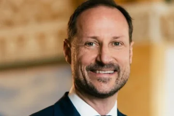 Así es Haakon VIII, el nuevo rey de Noruega: el hombre que se lo jugó todo por el amor de una madre soltera, hoy convertida en reina