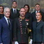 Haakon VIII asume el trono y mantiene el lema «Todo por Noruega» tras la muerte de Harald V